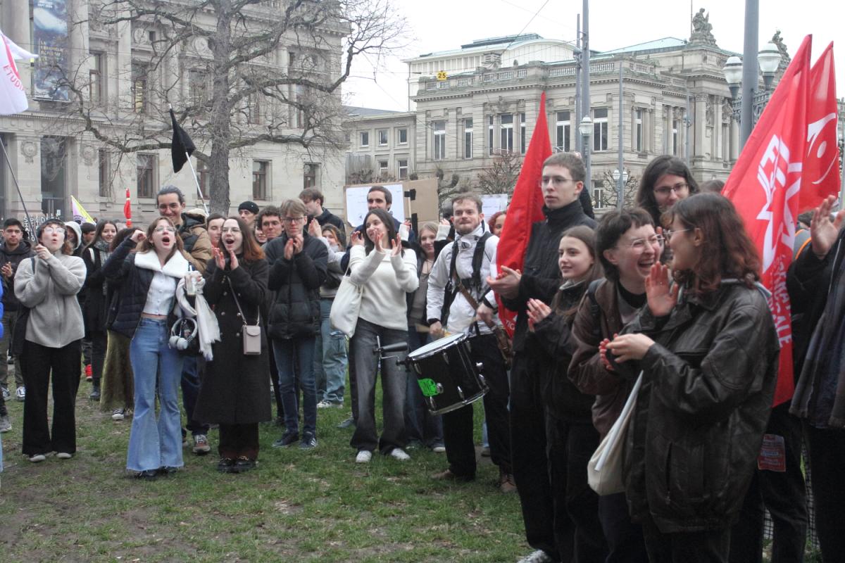 Manifestation contre la loi Darmanin et prise de parole de soutien pour dénoncer la répression en Iran