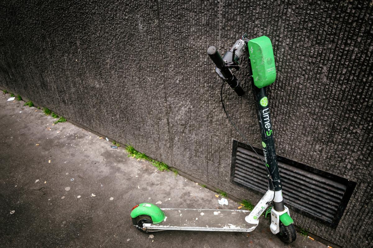 FRANCE - LIME SCOOTER DAMGED