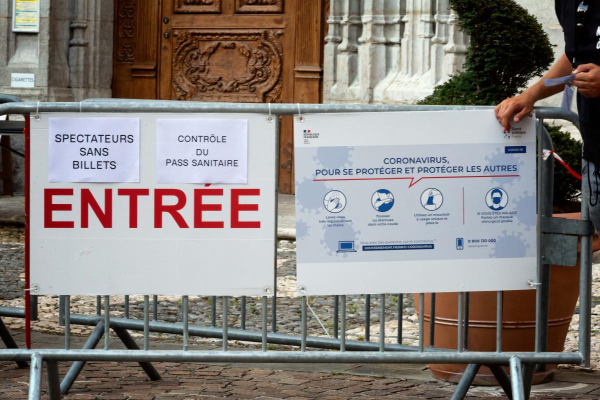 FRANCE - CONTROL OF THE HEALTH PASS