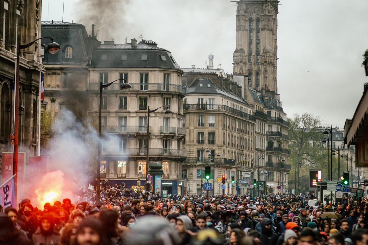 FRANCE - SOCIAL - RALLY AND SPONTANEOUS DEMONSTRATION AGAINST PENSION REFORM AFTER THE DECISSION OF THE CONSTITUTIONAL COUNCIL