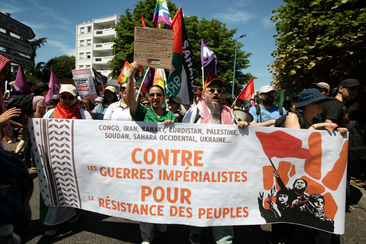 FRANCE - SOCIAL - DEMONSTRATION AGAINST THE PARIS AIR SHOW