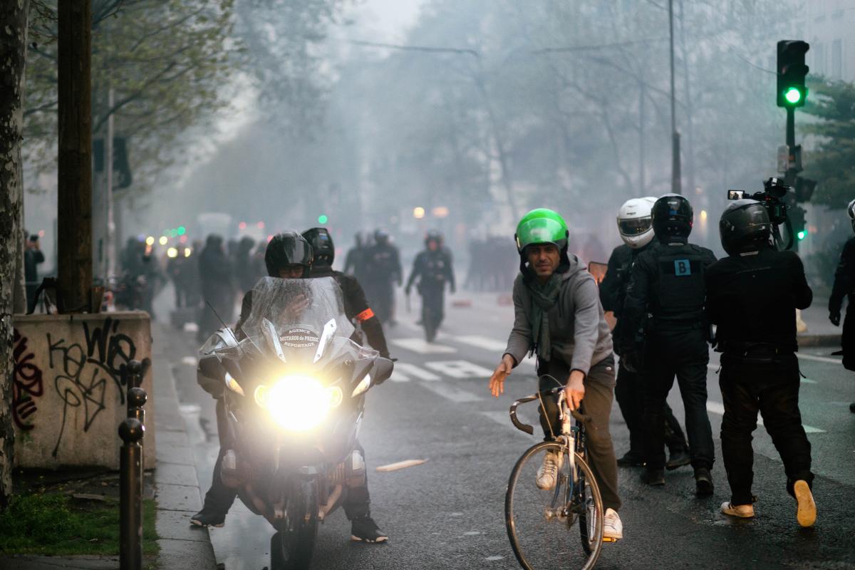 FRANCE - SOCIAL - RALLY AND SPONTANEOUS DEMONSTRATION AGAINST PENSION REFORM AFTER THE DECISSION OF THE CONSTITUTIONAL COUNCIL