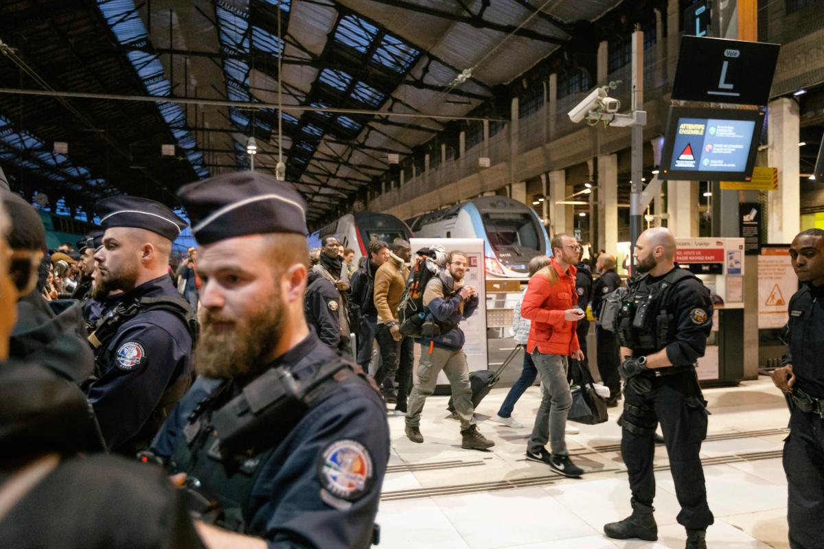 FRANCE - SOCIAL - CACEROLAZO AND WELCOMING CMMITEE OF PAP NDIAYE