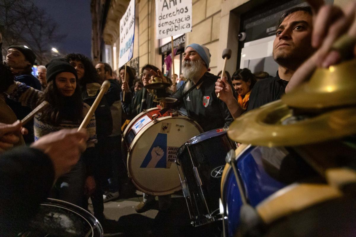 FRANCE - SOCIAL - RALLY IN SUPPORT OF GENERAL STRIKE IN ARGENTINE