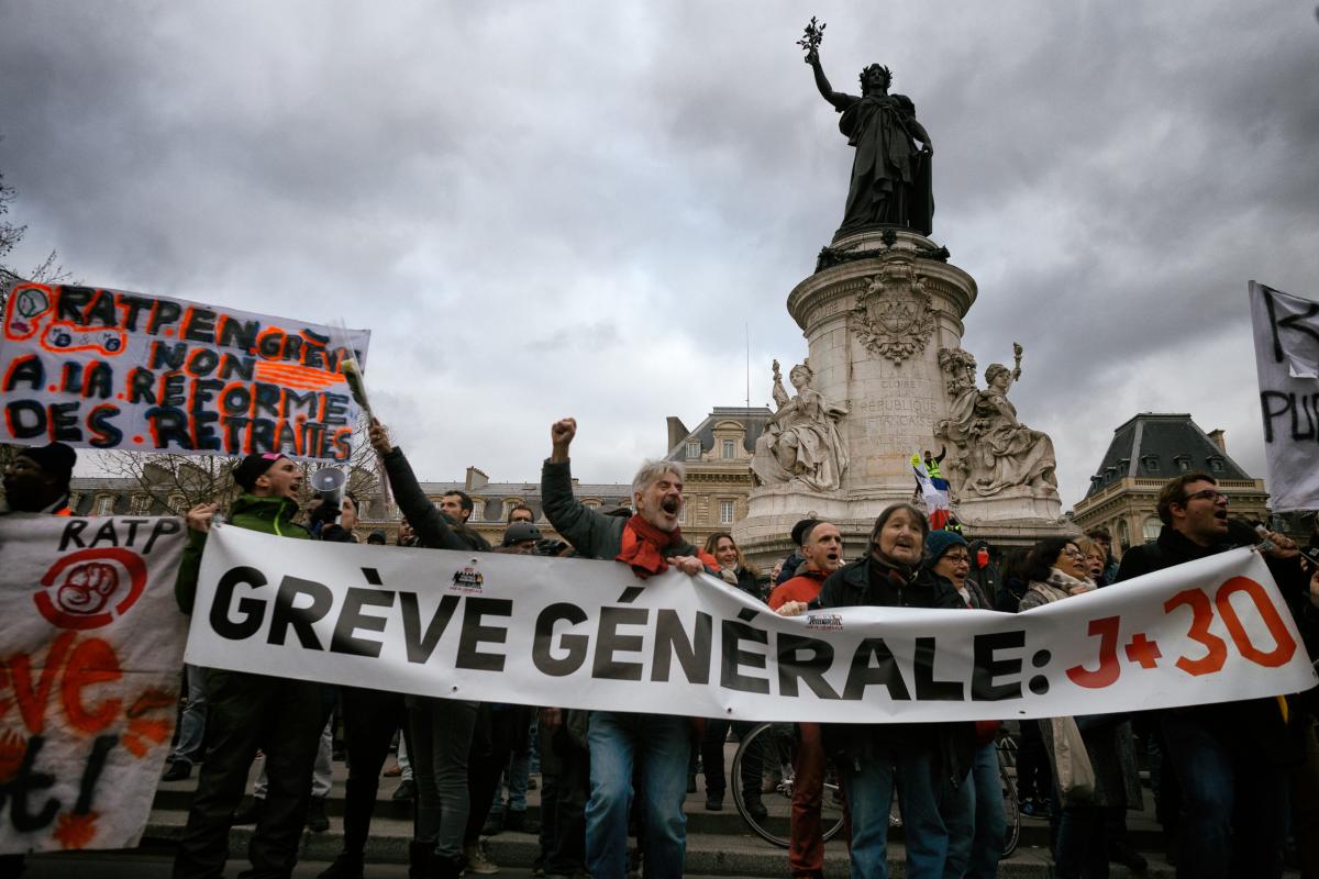 FRANCE - POLITICS - SOCIAL - DEMO - LOCAL DEMONSTRATION AGAINS PENSION REFORM AND ACT 60 OF YELLOW VEST IN PARIS