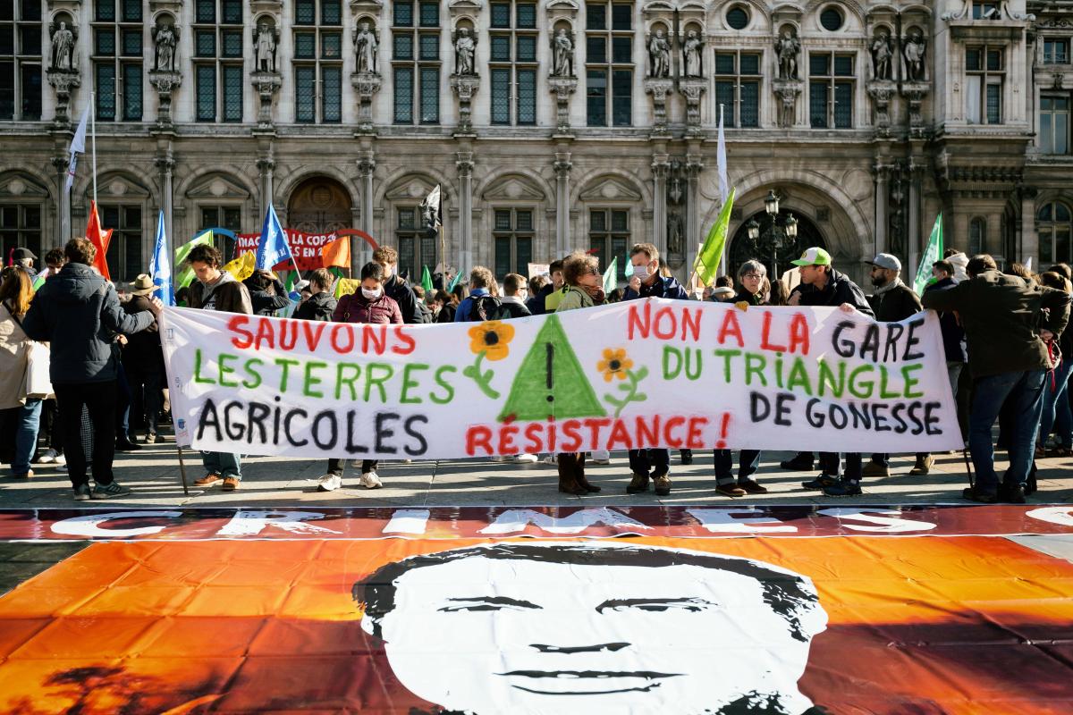 FRANCE - SOCIAL - ENVIRONNMENTAL - RALLY AGAINST COP26 INACTION