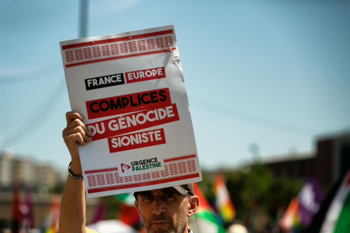 FRANCE - SOCIAL - DEMONSTRATION AGAINST THE PARIS AIR SHOW