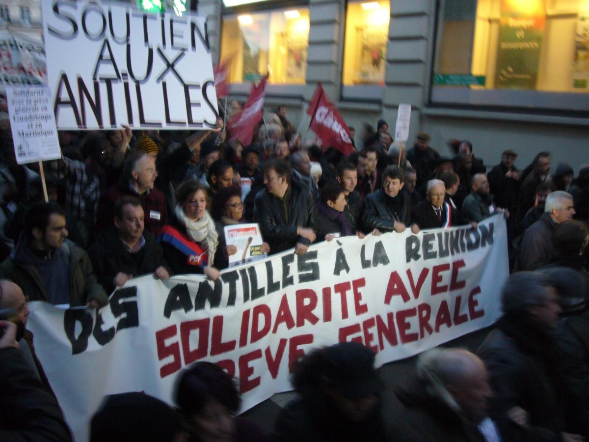 Des Antilles à la réunion, solidarité avec la grève générale