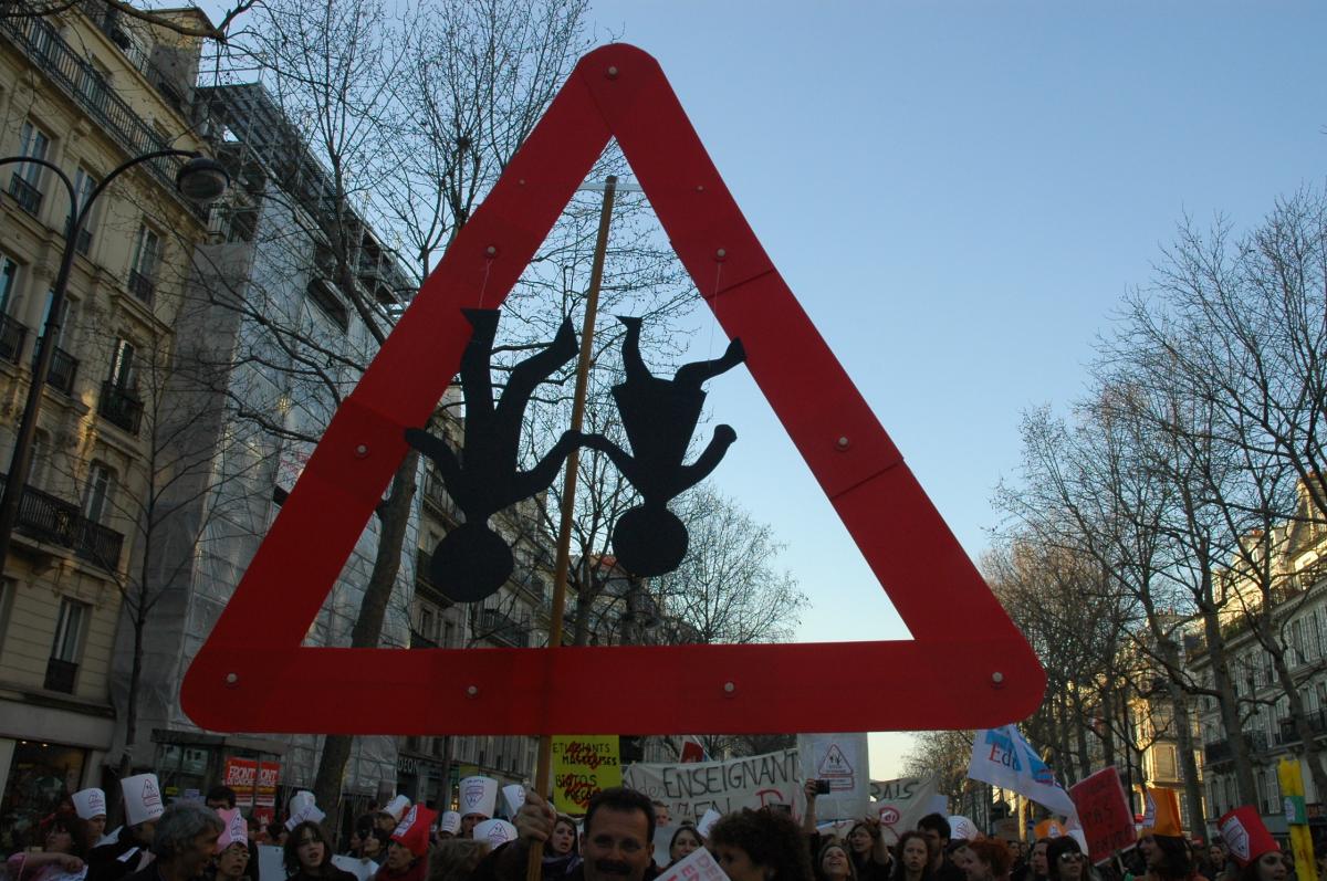 Panneau danger Ecole. photo Publiée Dans Tean Revue N°46