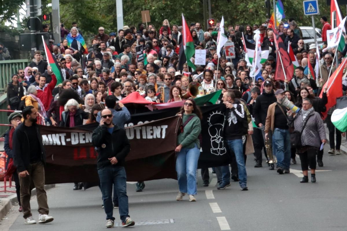 La manifestation sur le Quai de Seine