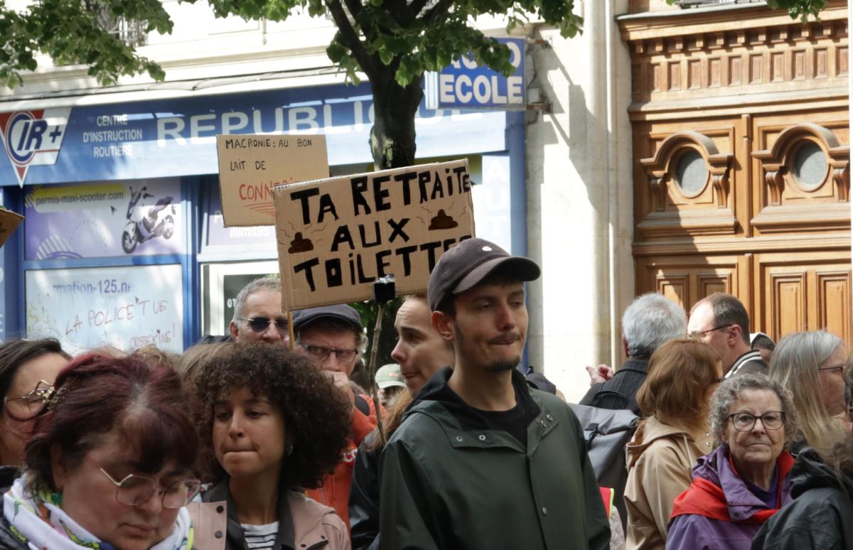 Pancarte Ta retraite aux toilettes