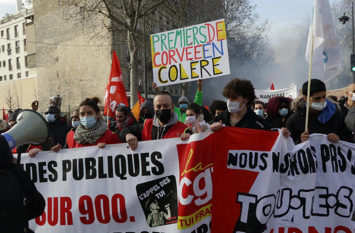 Premiers de corvée en colère