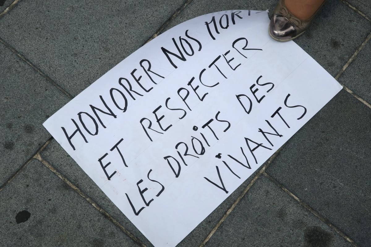 Pancartes des parents des écoles Sémard et Le Stade