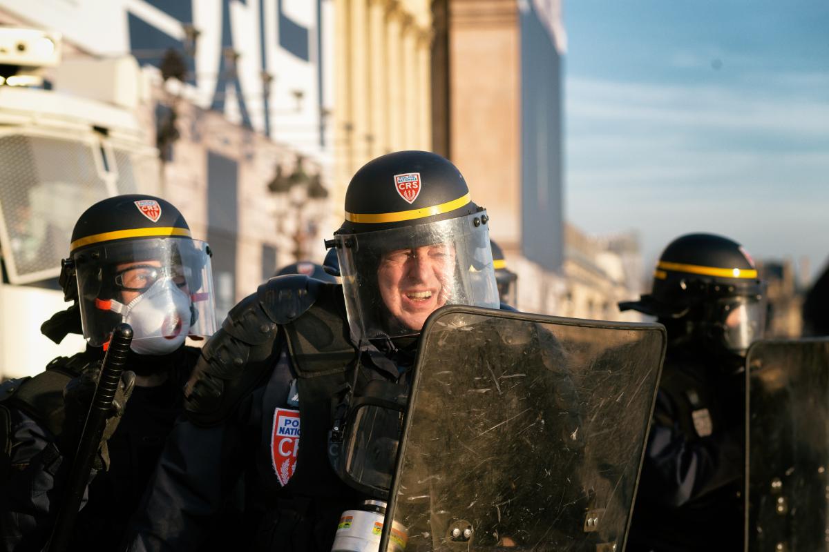 Des CRS intervienent place de la Concorde