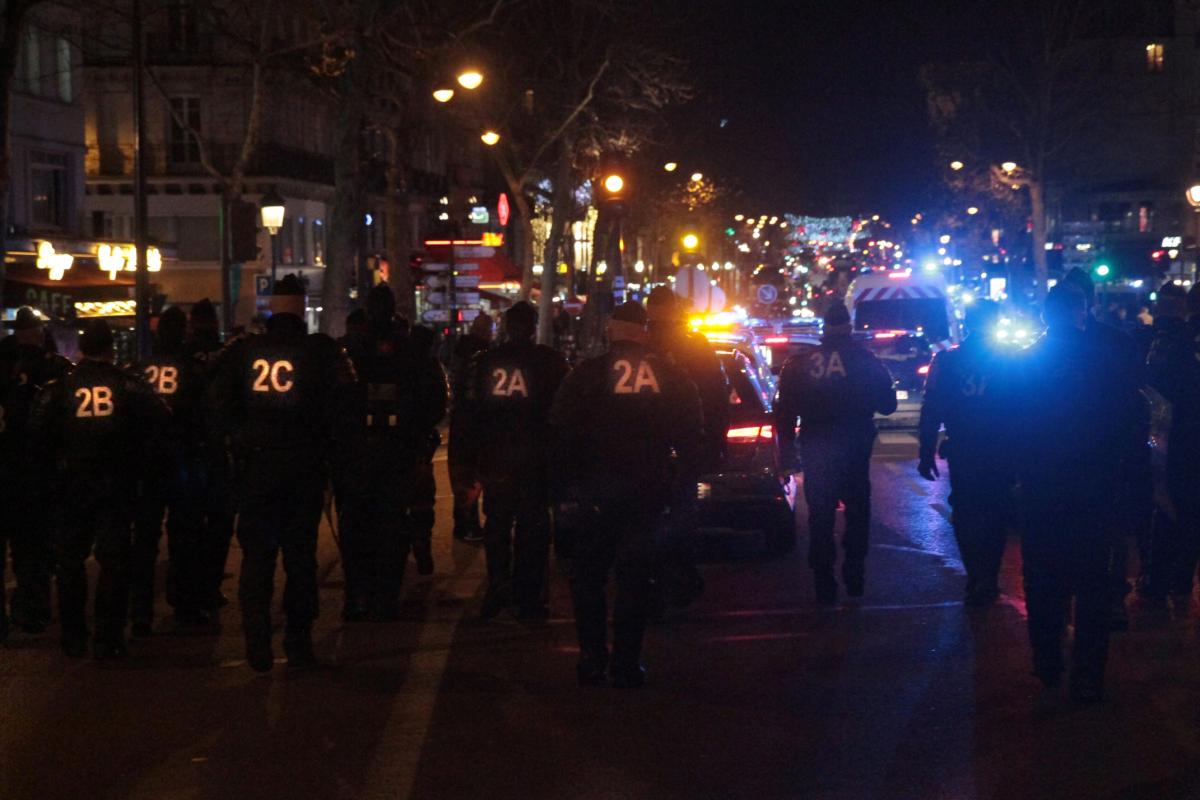 la police en tête de la marche