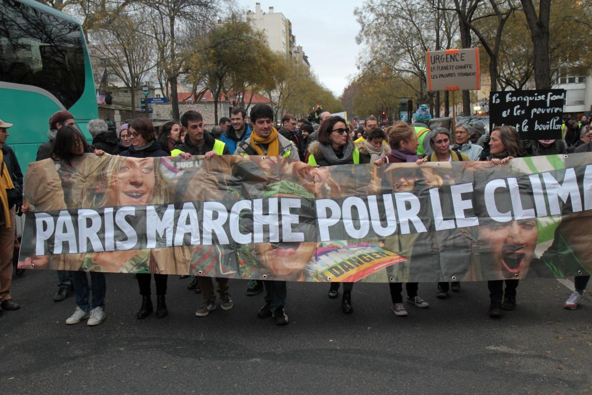 Banderole Paris marche pour le climat