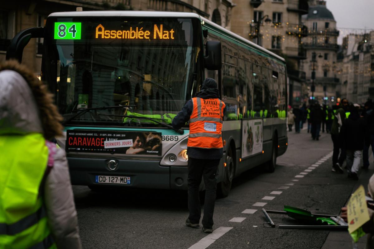 La manifestation continue sur la rive gauche