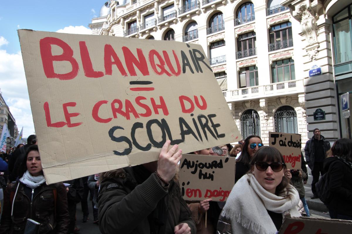 Pancarte BlanquAIR le crash scolaire